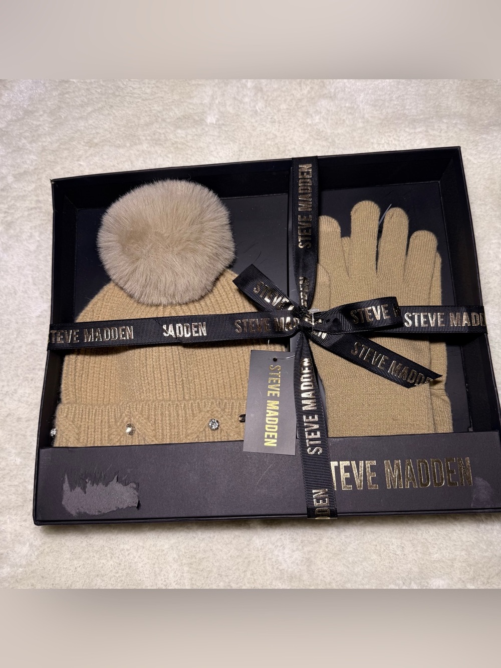 NIB- Steve Madden beanie hat & gloves set tan color faux-fur pom-pom rhinestone